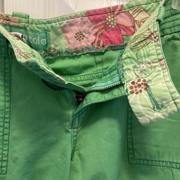 Low rise green capris - Picture 7 of 15
